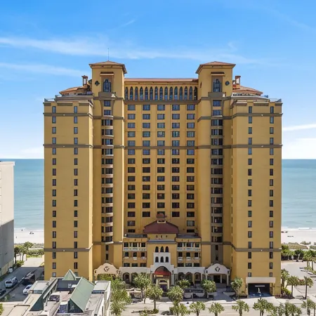 Beachfront ~ Luxury Hilton Resort~ 100+5 Stars! ~ Tiki Bar  Lazy River 8th Floor