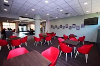 ศูนย์การประชุมและร้านอาหารมาเจสติกเฮาส์ - ที่มีบาร์