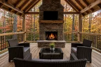 Spacious Mountain Cabin w/Mountain Views, Hot Tub & Game Room! - Vuoristonäköala