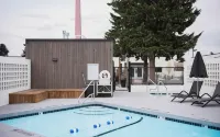 RSVP Hotel - Pools