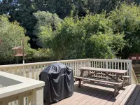 Ferndale BluffHouse --  Farm House sleeps 9; 10 acre former dairy - Wifi