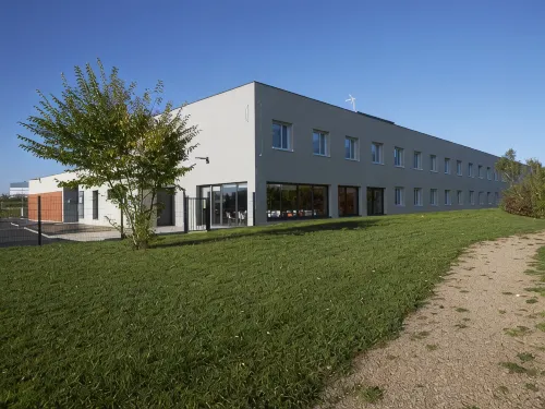 Kyriad Angers Ouest - BEAUCOUZÉ - parking