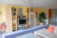 Exclusive vacation apartment near the lake in a residential complex with a park-like garden - balcony