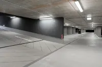 FreshSuites & Bar - Parkplatz