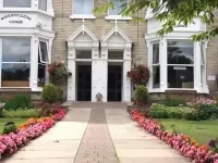 Wheatlands Lodge Hotel Отели рядом с достопримечательностью «Парк Нейвсмайр»