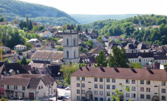 La Colline Aux Yeux Doubs