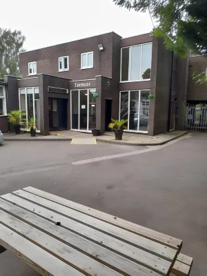 The Avenue Club and Lodge Hotels near Specsavers Opticians and Audiologists - Northfield
