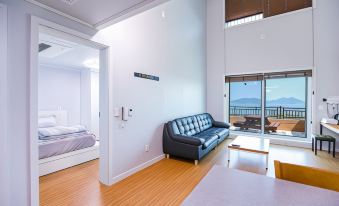 엑스포로민박 썸네일