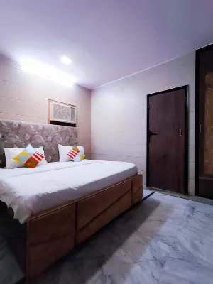 Roomshala 122 Hotel Park View - Near Adarsh Nagar Hotels near Distt Park, Karnal Wala Bagh