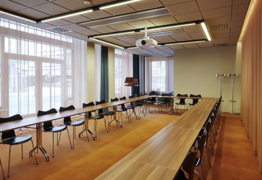 클라리온 호텔 아마란텐의 고급스러운 로비 전경