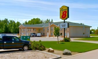 Super 8 by Wyndham Taber AB