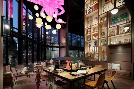Moxy Osaka Umeda Отели рядом с достопримечательностью «Shin Umeda City»