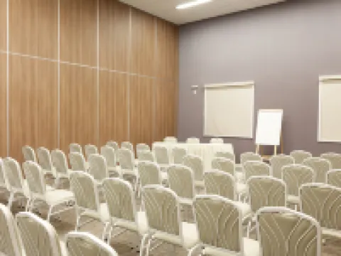 Delmond Hotel โรงแรมในกียาบา