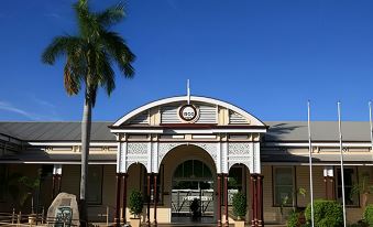 Emerald Central Palms Motel