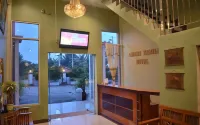 Hotel Grand Family Hotels in Pantai Cermin Kanan
