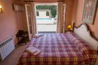 Holiday House for 6 Persons, with Swimming Pool