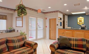 Super 8 by Wyndham Pontoon Beach IL/St. Louis MO Area