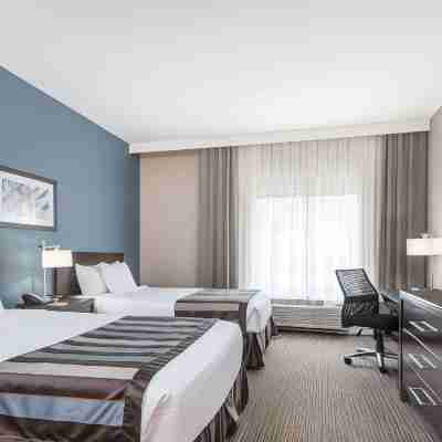 Wingate by Wyndham Niagara Falls Rooms