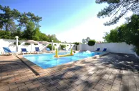 Fantastic Outdoor Area, Private Pool, Tennis Court & Golf Practice Facility