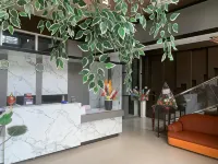 HOTEL KEMBANG JOYO Hôtels à : South Palu