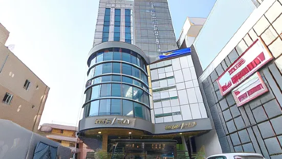 Fabhotel Raj Residency II