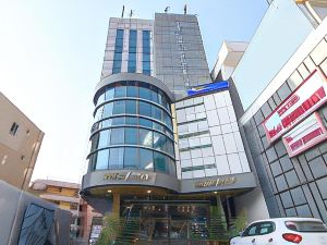 Fabhotel Raj Residency II