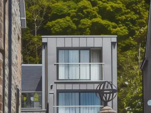 No.26 by the Sea