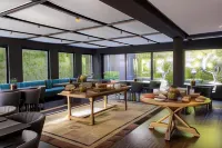 Azur Hotel Hotels in Vouliagmeni