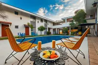 Hotel Isabel - Swimmingpools