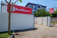 RedDoorz Near Tugu Kartasura Hôtels à : Kartasura