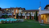 Tota Virginia Antico Podere فنادق في Rodello