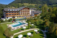 Kolmhof Hotels near Maibrunnbahn