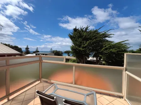 Angela's Beach Stays Отели в г. Аполло-Бэй