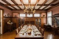 Ringling House Bed & Breakfast Hotels in Baraboo