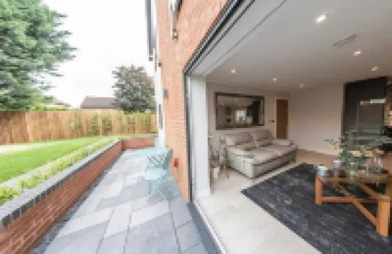 أيفوري لودج