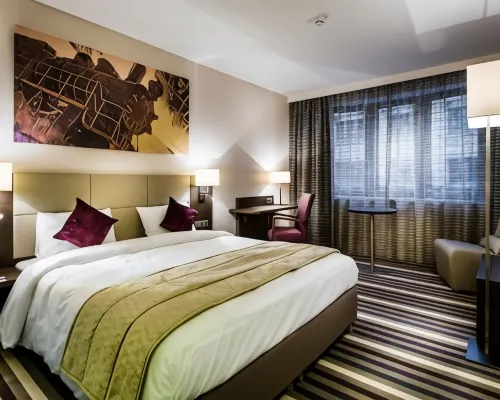 Hotel Mercure Brussels Centre Midi Hotels near Metro Clemenceau
