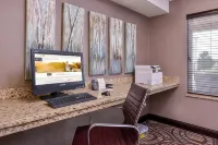 Holiday Inn Express & Suites Emporia Northwest