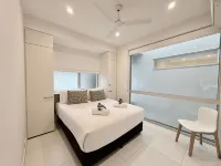 Pool Resort Port Douglas - Mountain view