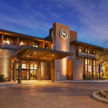 Sheraton Redding Hotel at the Sundial Bridge