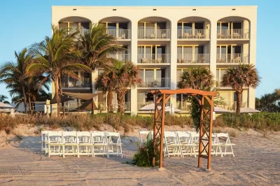 Costa d'Este Beach Resort & Spa Hotels near OTG Liquidation Center