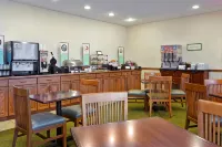 Country Inn & Suites by Radisson, Peoria North, IL - breakfast