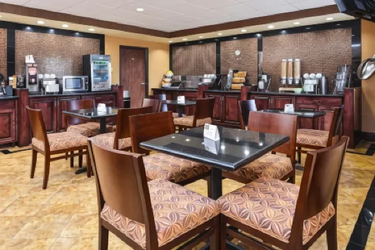 Best Western Plus Midwest Inn  Suites