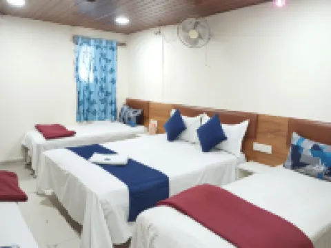 Hotel Yogeshwer 默黑薩納酒店