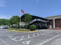 Clarion Inn Harpers Ferry-Charles Town - Parkplatz