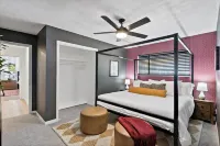 The Howdy Retreat – Near Kyle Field + Game Day Bus 칼리지스테이션 호텔