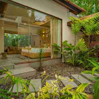 Le Candles Resort Hotel Exterior