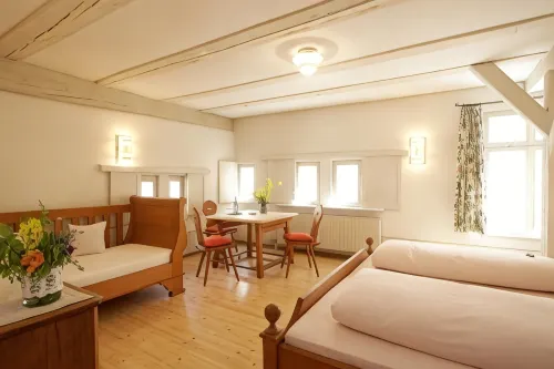 Hotel Weisses Ross Hotels in Dinkelsbuhl