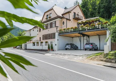 Casa Moritz Отели рядом с достопримечательностью «DASH»