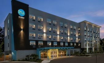 Tru by Hilton Charleston Ashley Phosphate
