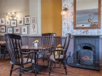 The Black Hat Hotel a Ilkley